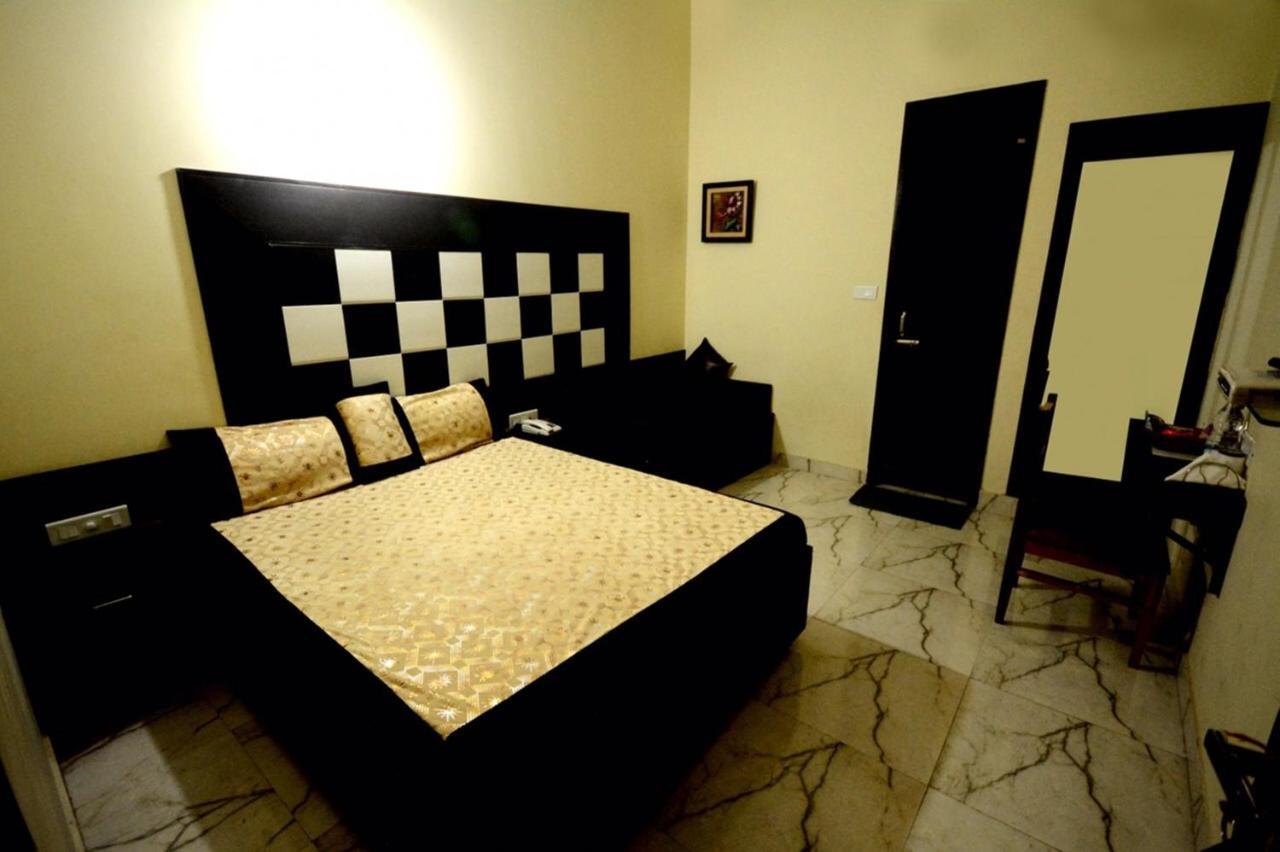Hotel Mehra Inn Amritsar Exterior foto